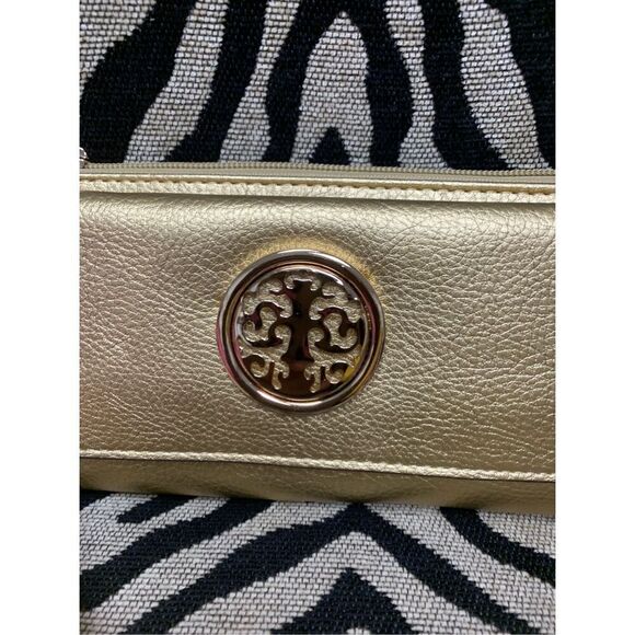 Faux Leather Gold Emblem Wallet - Picture 2 of 6